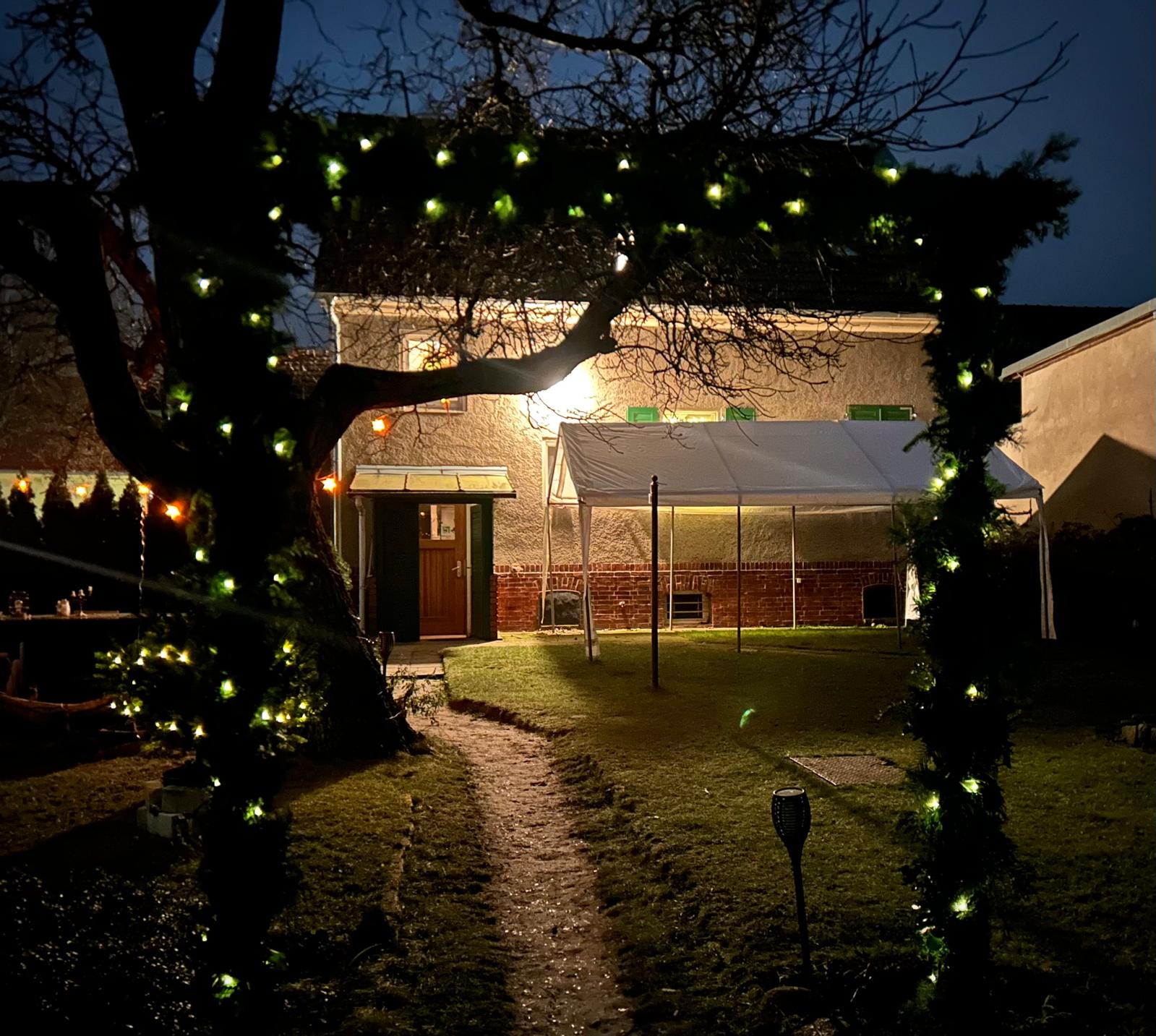Der Garten, festlich vorbereitet